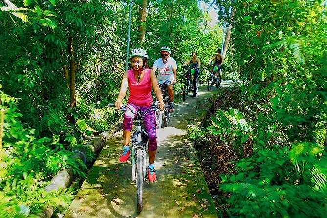 Bangkok Green Oasis 4-Hour Bike Tour with Boat Ride - The floating-market add-on: Bang Nam Phueng on weekend mornings