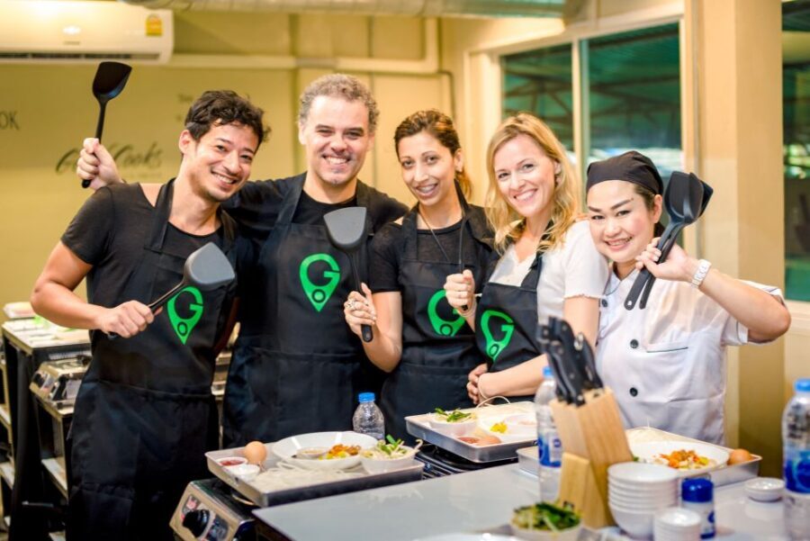 Bangkok: Half-Day Thai Cooking Class in Bangrak District - What You’ll Cook: Five Dishes and a Full Thai Meal