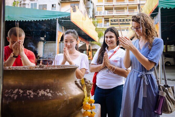 Bangkok Hidden Gems: Talad Noi, Chinatown & Street Food Tour - Sol Heng Tai Mansion and Hong Sieng Kong: history you can point to