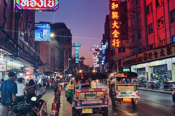 Bangkok Hidden Paths Night Biking Tour with Street-food Meal - Safety and riding style: what to expect on those back alleys