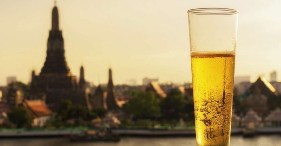 Bangkok: Historical Temples Tour & Hidden Bar at Sunset - Why an evening temple loop beats midday in Bangkok