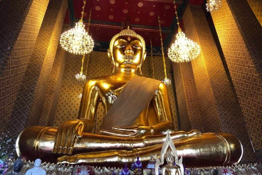 Bangkok: Historical Temples Tour & Hidden Bar at Sunset - Wat Kalayanamitr Varamahavihara (Kalaya Temple): Thai-Chinese architecture you can see