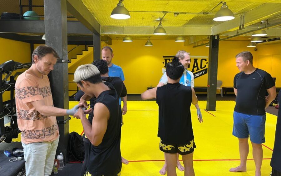 Bangkok: Learn 1-1 Muay Thai + Free Muaythai Shorts & Pickup - Muay Thai in Bangkok, minus the intimidation