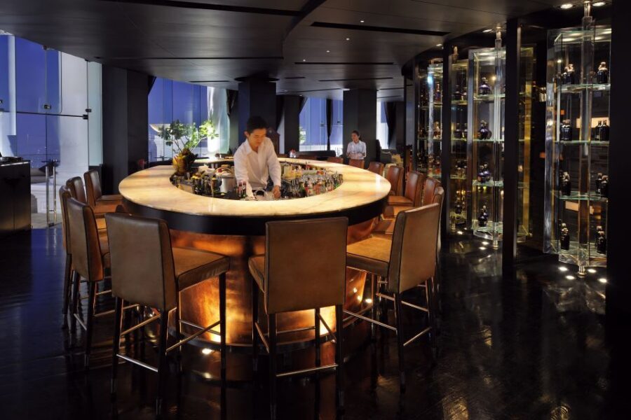Bangkok: Lebua Rooftop Bar Reservation & Round-Trip Transfer - Quick hits before you book