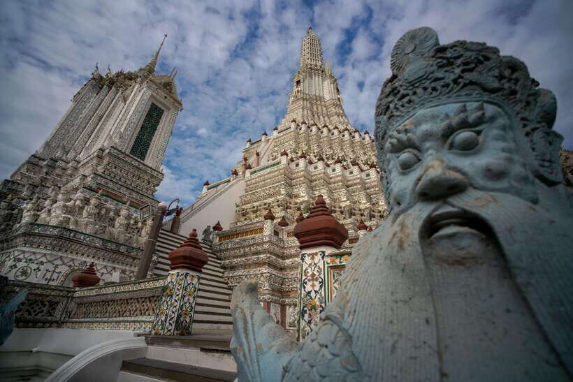 Bangkok: Longtail Boat Canal Tour to Wat Arun - Longtail boats and Bangkok klongs: why this route is such a good use of time