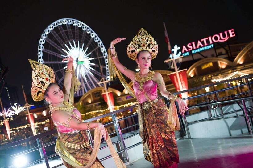 Bangkok: Luxury White Dinner Cruise Free Flow Beer and Wine - Where you board at ICONSIAM Pier 4 (and how to avoid stress)