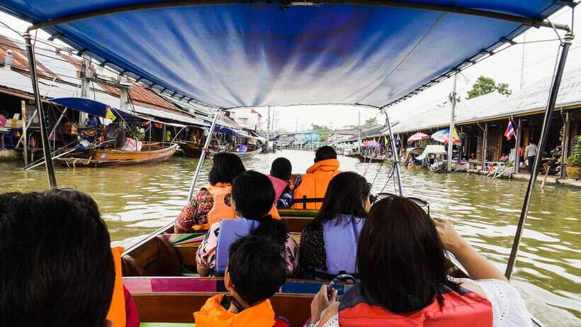Bangkok: Maeklong Railway & Amphawa Floating Market Day Trip - Who should book this day trip