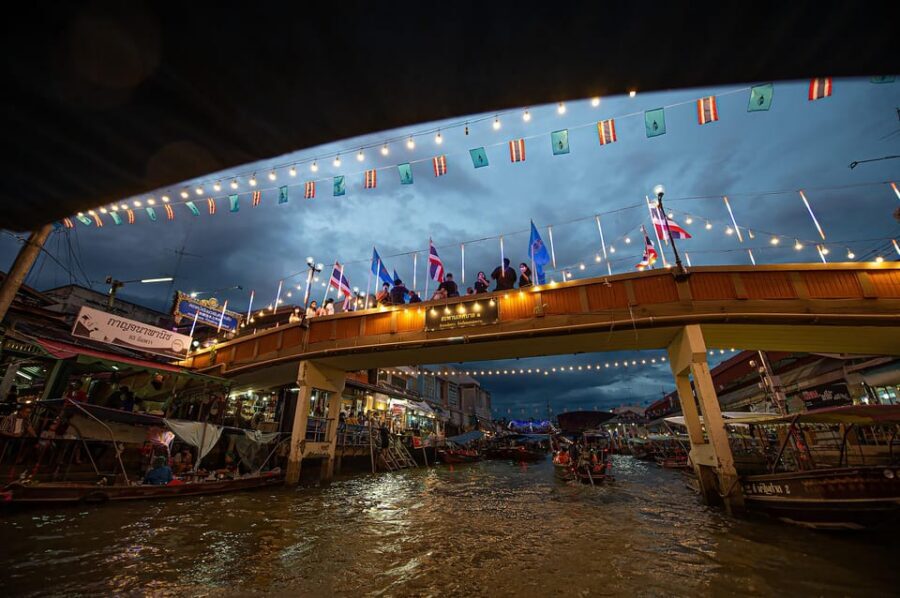 Bangkok: Maeklong Railway Market and Amphawa Floating Market - What to Expect With Guides, Groups, and Where You Meet