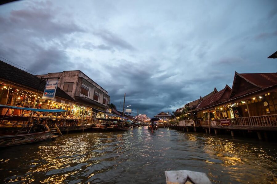 Bangkok: Maeklong Railway Market and Amphawa Floating Market - Amphawa Floating Market and Canal Boat Time on the Khlongs