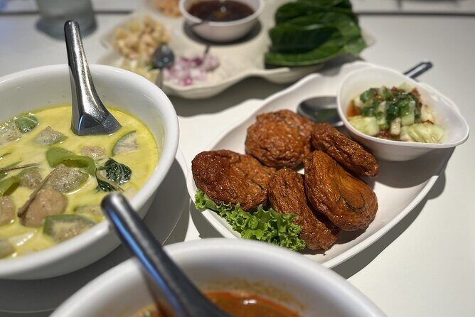Bangkok Michelin Food Tour (3 Stops, 8 tastings) - Why this Bangkok Michelin tour feels different from most food tours