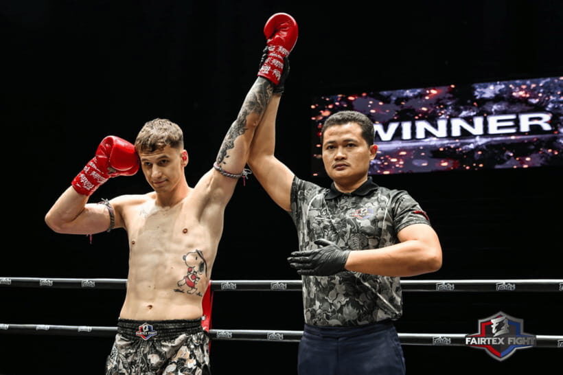 Bangkok: Muay Thai Match at Lumpinee Boxing Stadium - Crowd reality at Lumpinee: The main thing to plan for