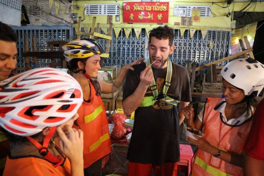 Bangkok: Night Bike Ride and Dinner at a Local Restaurant - Who This Tour Fits Best (and Who Should Skip It)