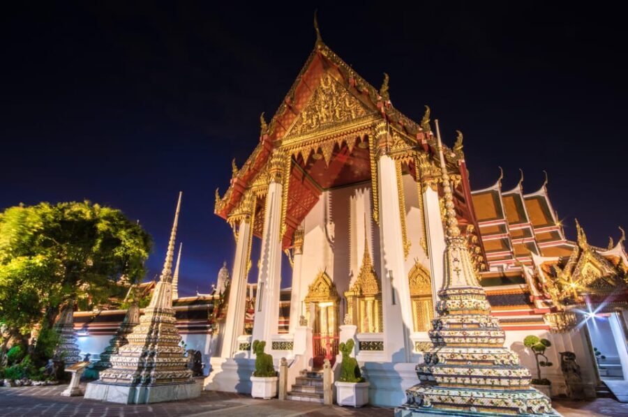 Bangkok: Night Bike Tour with Temples & Flower Market Visit - Price and Value: What $35 Really Covers