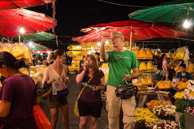 Bangkok: Night Bike Tour with Temples & Flower Market Visit - Chao Phraya Ferry at Sunset: The Best Break in the Whole Route