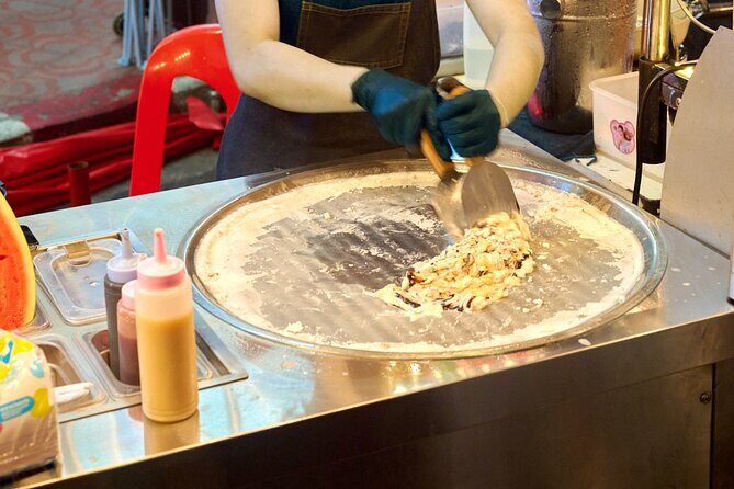 Bangkok Night Eats by Tuk Tuk - Hotel-pickup & Dinner - Stop 3: Chinatown (Yaowarat) on foot, where the street food spreads wide