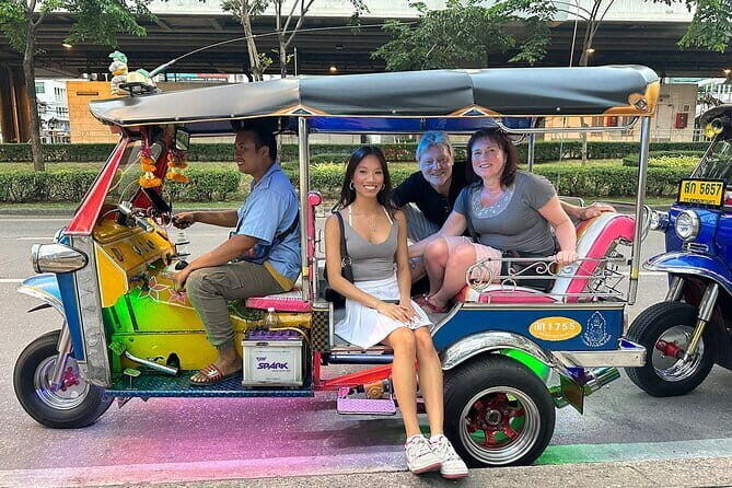 Bangkok Night Food Tour By Tuk Tuk - Your stop-by-stop route: temples, flowers, Chinatown, and a river sip