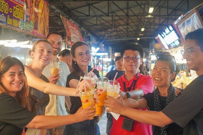 Bangkok Night Market Tour Dinner and Vintage Find - The second drink and snack stop: a calm landing after wandering