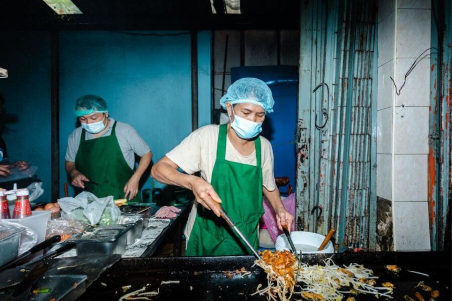 Bangkok: Old Siam Food Tour with 15+ Tastings - Why this Old Siam lunch tour works so well