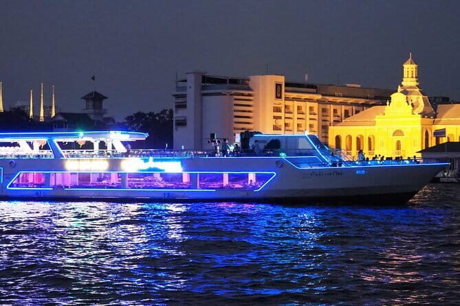 Bangkok Opulence Chao Phraya River Dinner Cruise from ICONSIAM - Live music and dancing: fun factor vs loud logistics