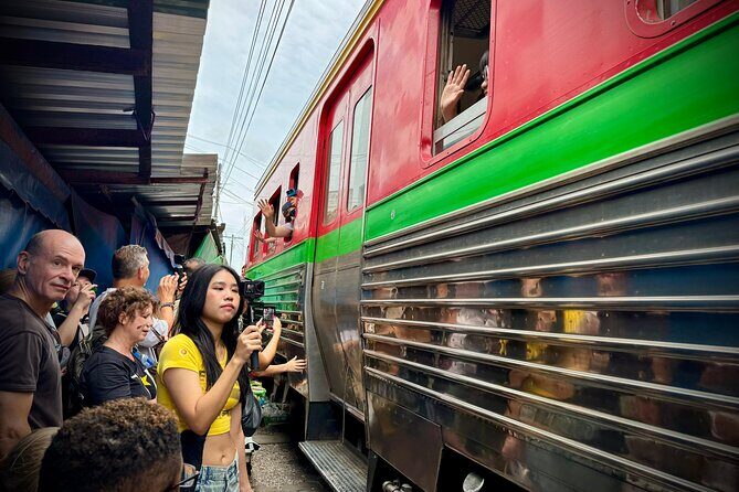 Bangkok: Private Floating Market and Train Market - Ban Laem Railway Station and the Countryside Train Ride