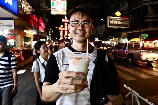 Bangkok Private Walking Food Tour with 10+ Tastings in Chinatown - Chinatown and Talat Noi: Where the Eating Gets Real