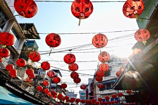 Bangkok Private Walking Food Tour with 10+ Tastings in Chinatown - The Mall Stops: Not Just Detours
