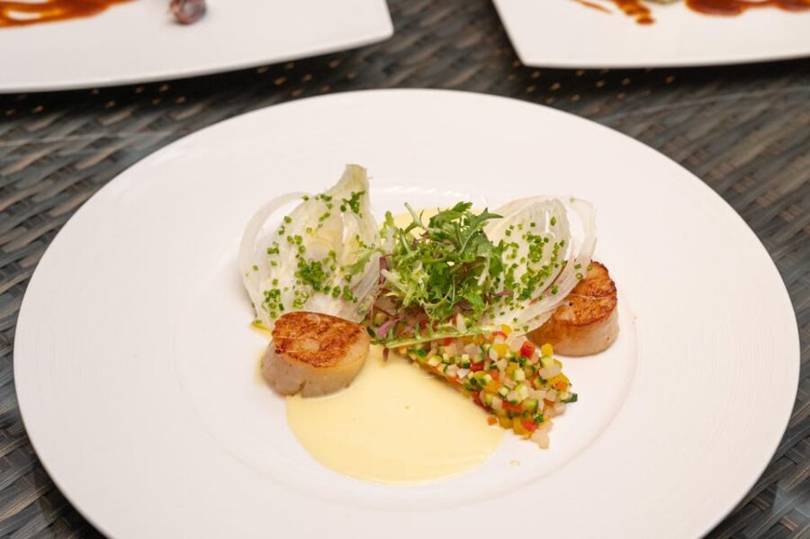 Bangkok: Red Sky Rooftop & Bar 56th Floor - The food side: good enough for the experience, with one caveat