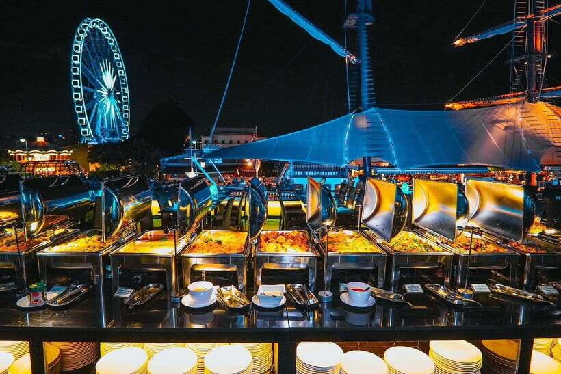 Bangkok: Royal Princess River Dinner Cruise with Live Music - Value at about $28: what you’re really paying for