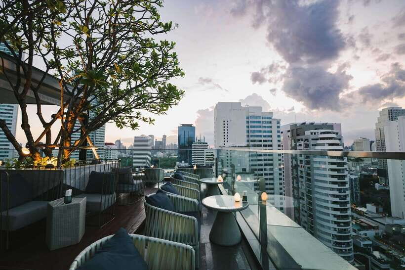 Bangkok: Sky on 20 Rooftop Bar With Free Flow Drinks - Music, Atmosphere, and When This Works Best