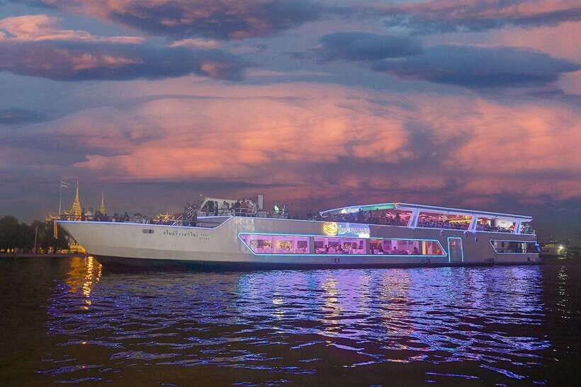 Bangkok: Smile Riverside Dinner Cruise - Onboard vibe: small group, views, and the music question