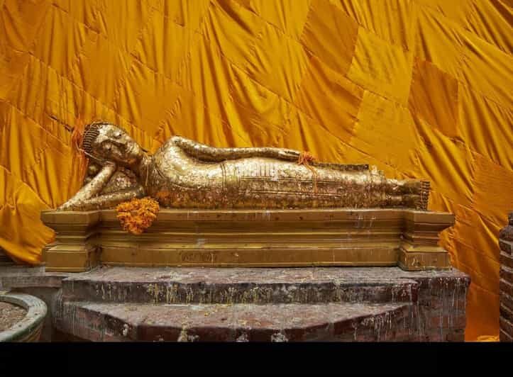 Bangkok: Temple Tour (Golden Buddha + Mini Reclining Buddha) - Wat Traimit Golden Buddha: what the 5.5 tons actually feels like