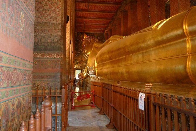 Bangkok Temples and City Highlights Tour - Stop 1: Wat Benchamabophit (Marble Temple) and the Dusit District Setting