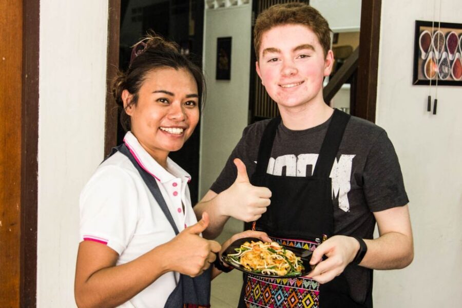Bangkok: Thai Cooking Class and Onnuch Market Tour - The 4-hour cooking plan: Pad Thai, papaya salad, curry, mango sticky rice