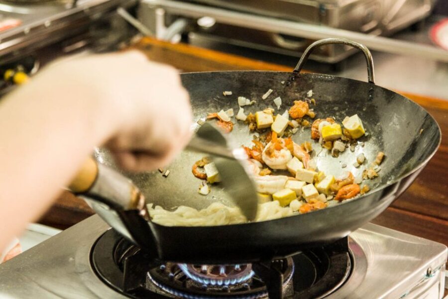 Bangkok: Thai Cooking Class and Onnuch Market Tour - The best part: eating your own dinner together