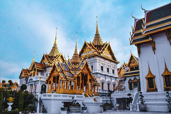 Bangkok: The Grand Palace, Wat Pho, and Wat Arun Walking Tour - Stop 2: Wat Pho for the Reclining Buddha