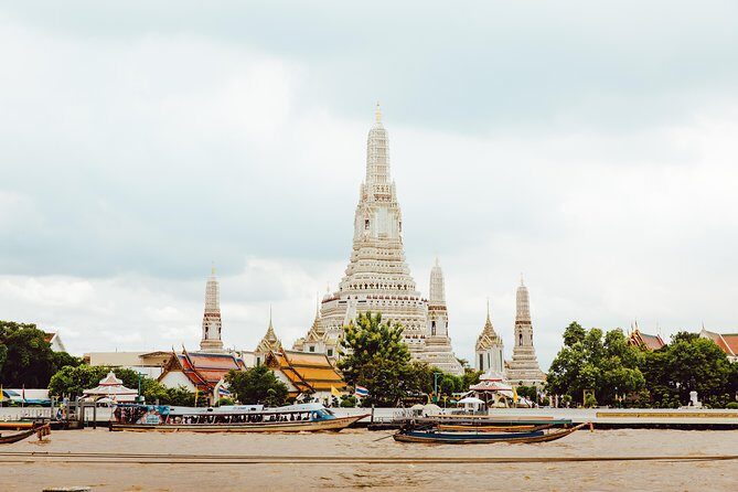 Bangkok: The Grand Palace, Wat Pho, and Wat Arun Walking Tour - Stop 3: Tha Tien Ferry Crossing to Thonburi Side