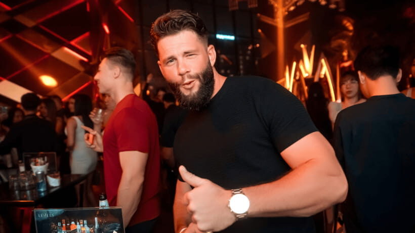 Bangkok: The Speakeasy, Rooftop & Iconic Venues Pub Crawl - Don’t Open The Fridge: the speakeasy built as a surprise