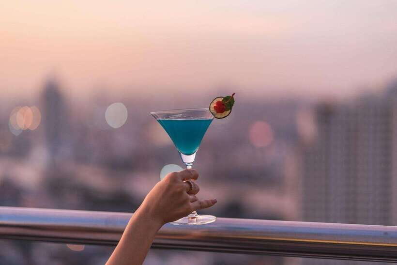 Bangkok: ThreeSixty Rooftop Bar at Millennium Hilton - ThreeSixty Rooftop Bar: what the 360 view really gives you