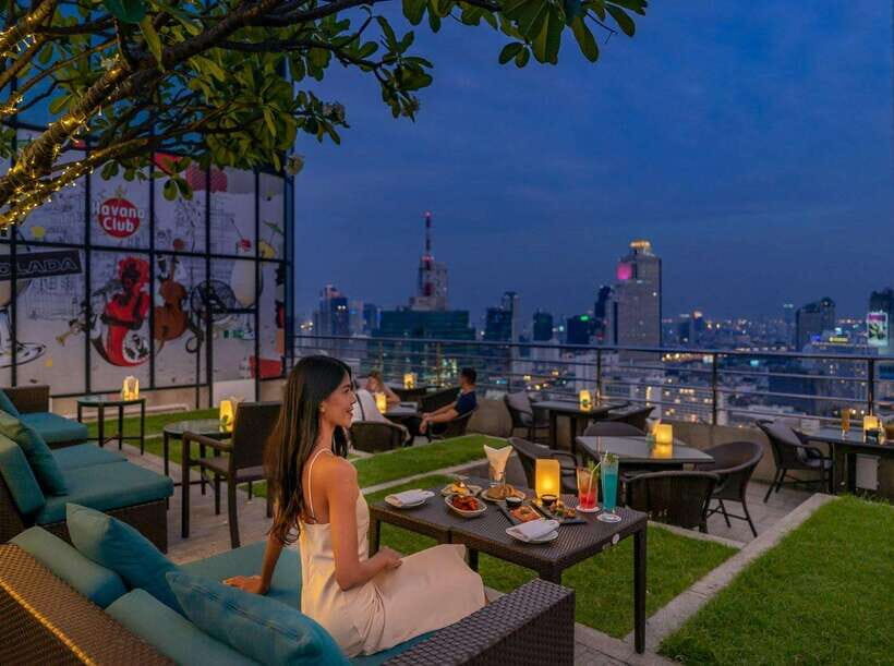 Bangkok: ThreeSixty Rooftop Bar at Millennium Hilton - Your 90 minutes: how the evening unfolds