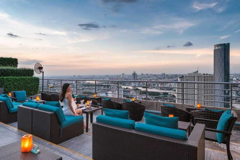 Bangkok: ThreeSixty Rooftop Bar at Millennium Hilton - The service style: calm, attentive, and quick when needed