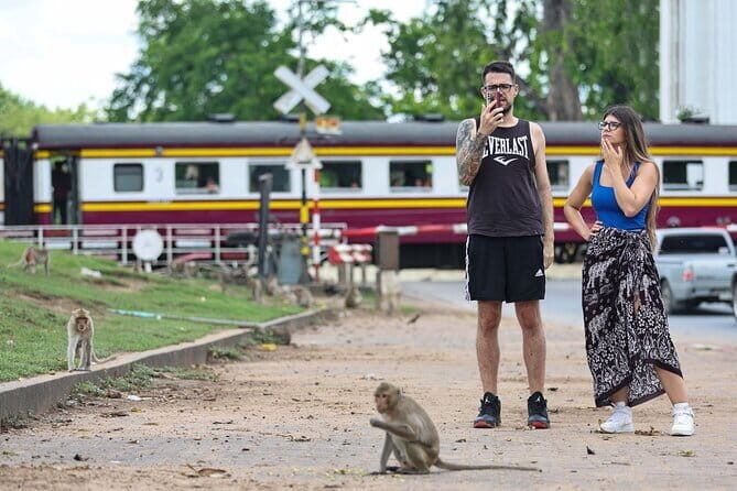 Bangkok to Ayutthaya Lopburi Monkey Temple, Largest Buddha Tour - Stop 6: Wat Khun Inthapramun—reclining Buddha scale