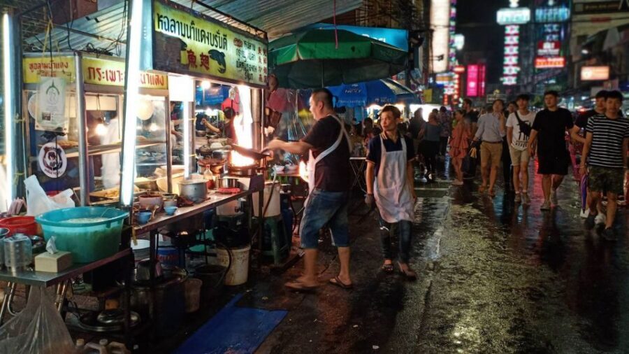 Bangkok: Travstore Original Bangkok Discovery Tour - Yodpiman Riverwalk: a break that also makes sense historically