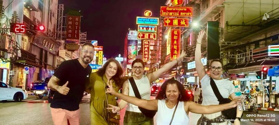 Bangkok: Tuk Tuk Adventure Chinatown Michelin Food & Temples - Michelin-recommended tastings: how the food stops work