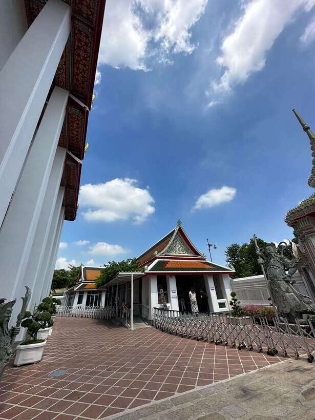 Bangkok: Tuk Tuk Day Pass App & Boat Chao Phraya River - Old Town first: Grand Palace area, Wat Pho, and Wat Arun without the scramble