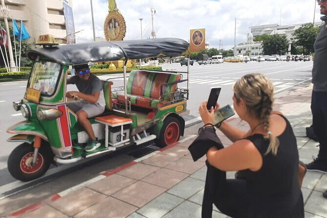 Bangkok TUK TUK Twilight Cultures Market and Food Taste - Key highlights worth your time