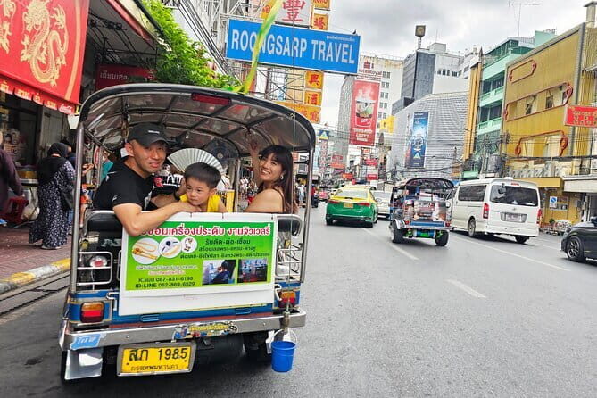 Bangkok TUK TUK Twilight Cultures Market and Food Taste - Start at Chilling Cafe near Hualamphong: your practical first step