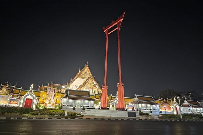 Bangkok TUK TUK Twilight Cultures Market and Food Taste - Stop 4: Rattanakosin Island for sunset light and photo moments