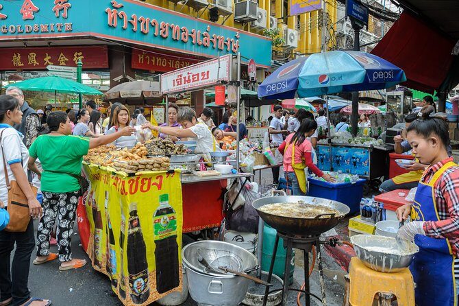 Bangkok Tuk Tuk Walk & Temple Tour With Wat Pho, Arun & Traimit - Stop 4: Wat Traimit (Temple of the Golden Buddha) and the 5.5-Ton Wow Factor