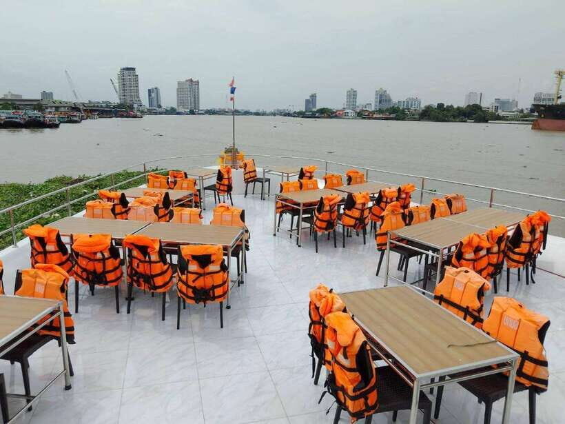 Bangkok: Unicorn Chao Phraya River Dinner Cruise - Getting on board at ICONSIAM Pier 4 without losing time