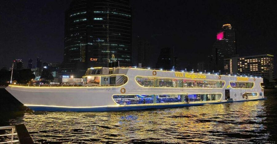 Bangkok: Viva Alangka Chao Phraya Dinner Cruise - Welcome Refreshments and the Real Start of the Cruise Mood